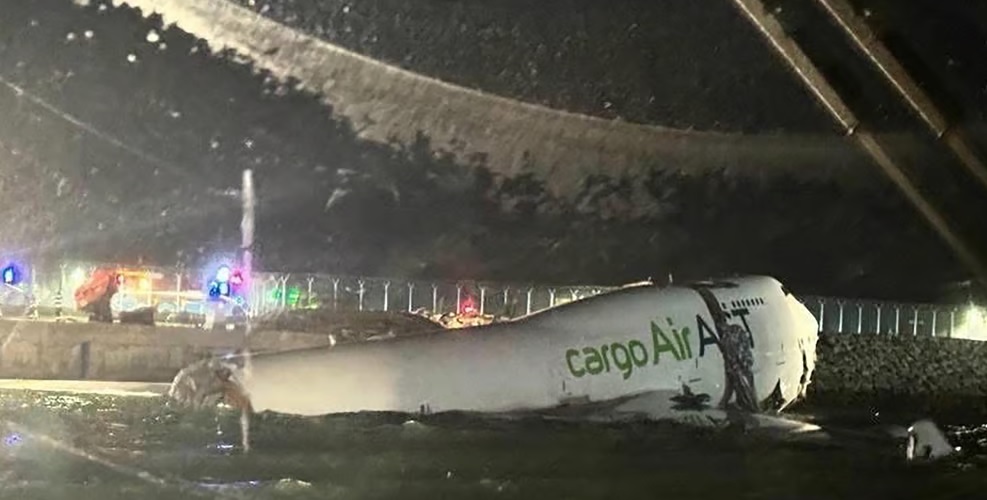 ong Kong plane crash