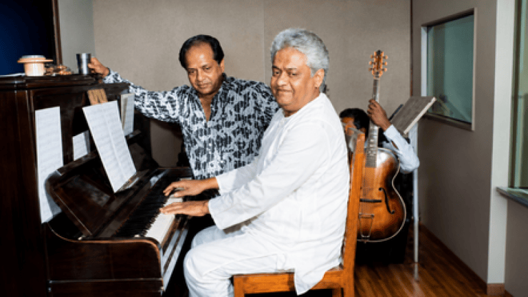 ‘चाहूंगा मैं तुझे शाम सवेरे…’ से मिली जबरदस्त पहचान, फिर 635 फिल्मों तक गूंजे लक्ष्मीकांत-प्यारेलाल के धुन