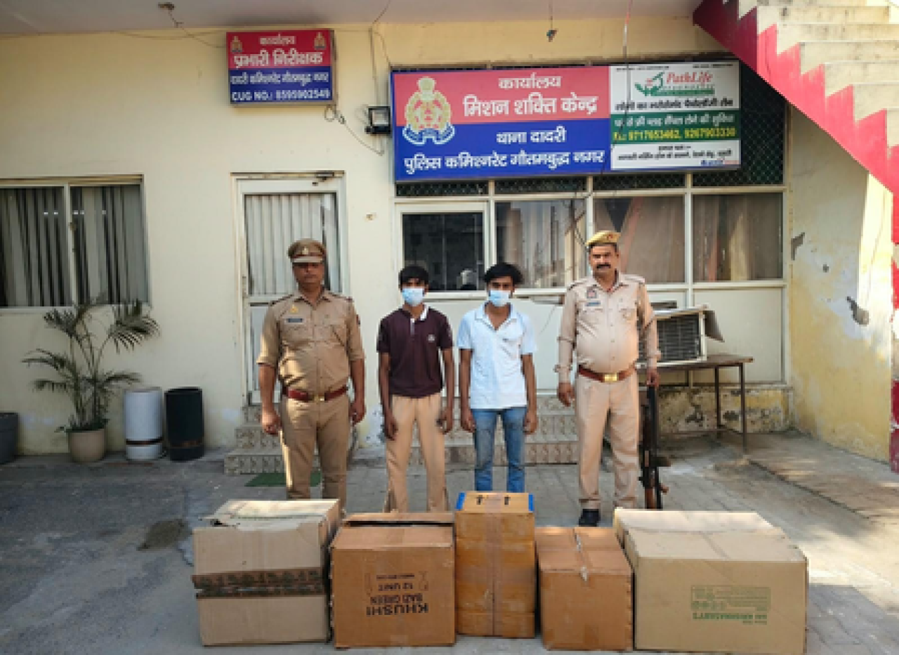 50 हजार रुपए के अवैध पटाखों के साथ दो गिरफ्तार, दादरी Police की कार्रवाई