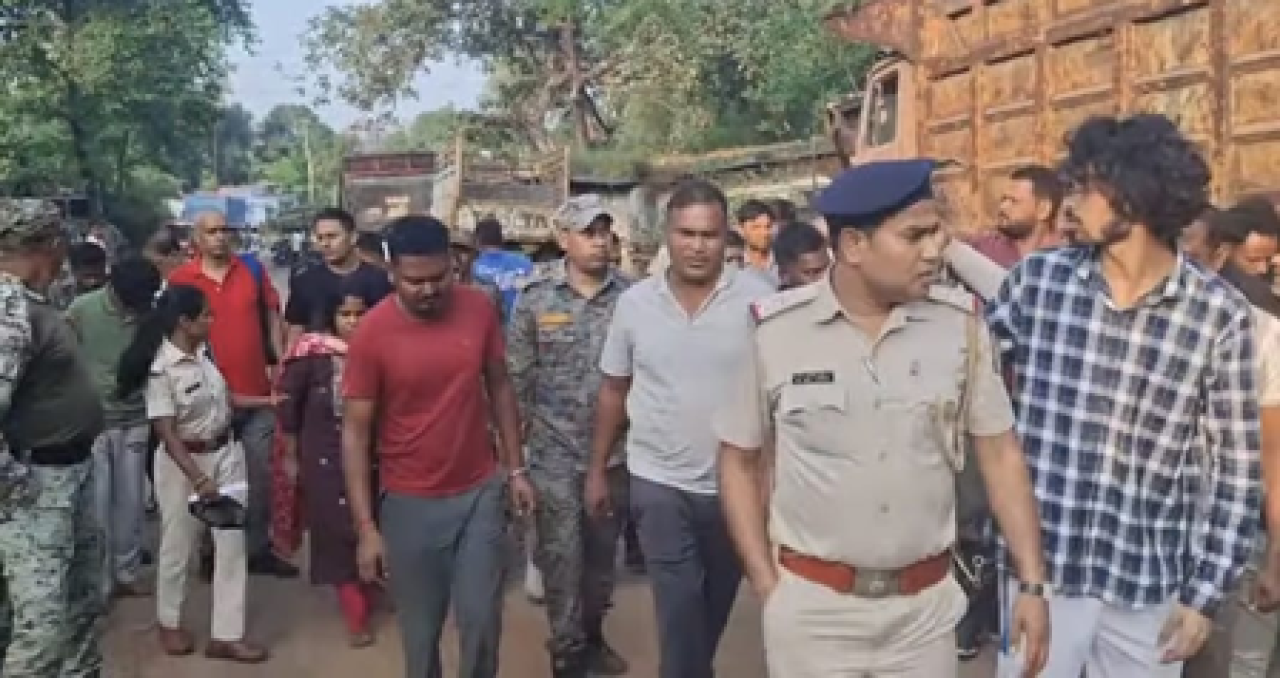 अनुकंपा पर नौकरी पाने के लिए प्रेमी के साथ मिलकर कर दी पति की हत्या, Police ने 24 घंटे में हत्याकांड का किया खुलासा