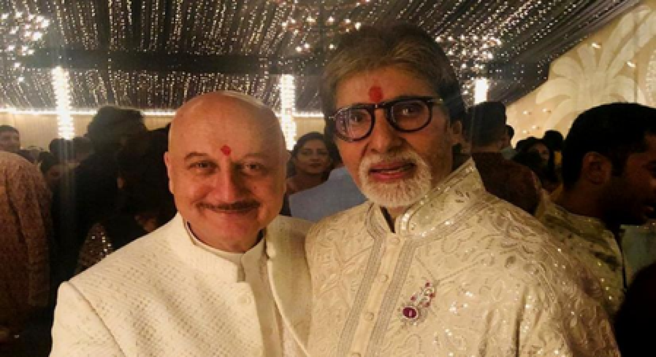 अनुपम खेर ने अमिताभ बच्चन के साथ वीडियो साझा कर पुरानी यादें ताजा की