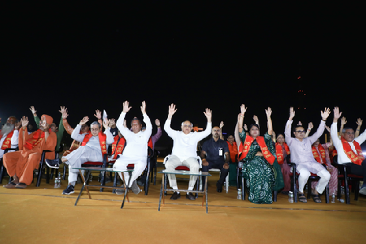 Ahmedabad में विजयादशमी पर भूपेंद्र पटेल ने किया रावण दहन, रावण-मेघनाद और कुंभकर्ण के पुतले जलाए गए