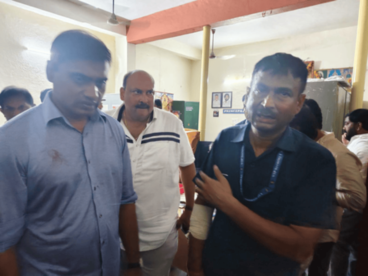 आंध्र प्रदेश में शहरी निकाय चुनाव के नामांकन की शुरुआत हिंसा के साथ, टीडीपी वाईएसआरसीपी कार्यकर्ता भिड़े