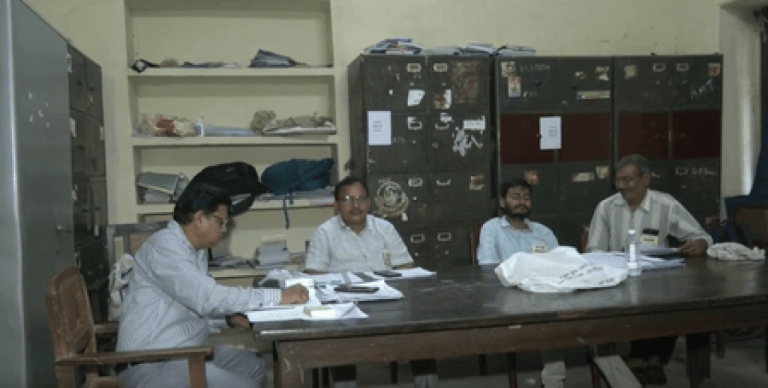 उत्तर प्रदेश में प्रदेश विधान परिषद चुनाव के लिए वोटिंग जारी, सैफई में रामगोपल यादव ने किया मतदान