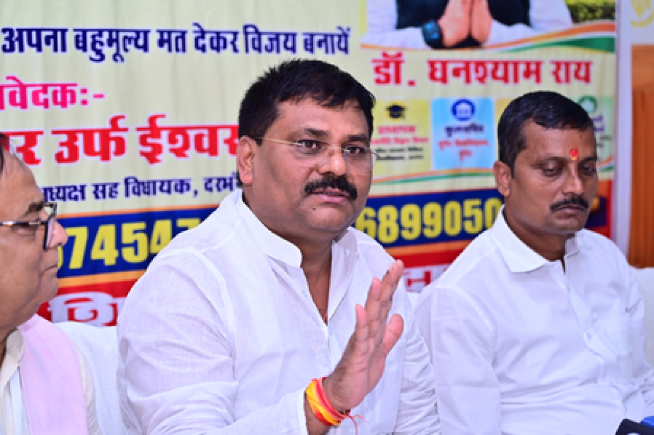 उमेश कुशवाहा ने लालू प्रसाद यादव पर ‘चारवाहा विद्यालय’ की अवधारणा को लेकर निशाना साधा