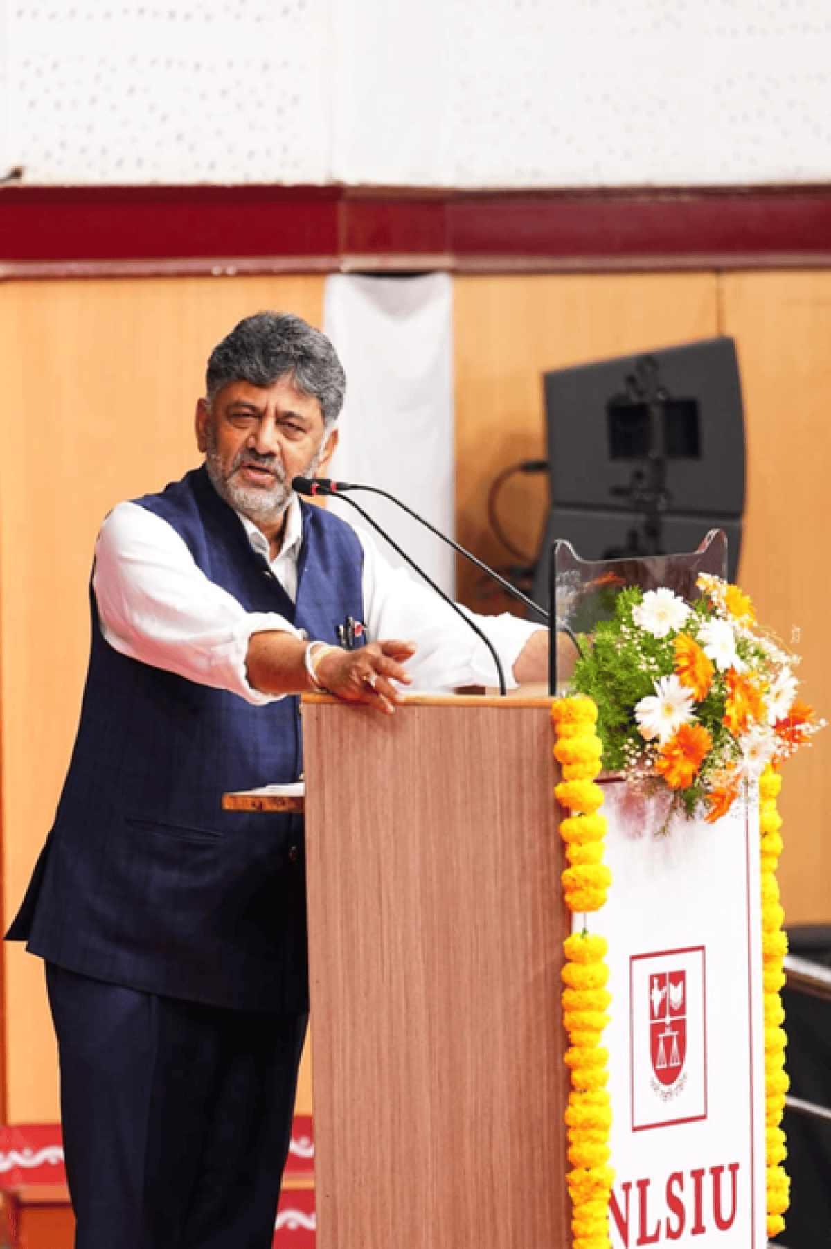 एनएलएसआईयू के दीक्षांत समारोह में सीएम शिवुकमार बोले लोकतंत्र की हो रही परीक्षा, भारी दबाव में हैं संस्थाएं