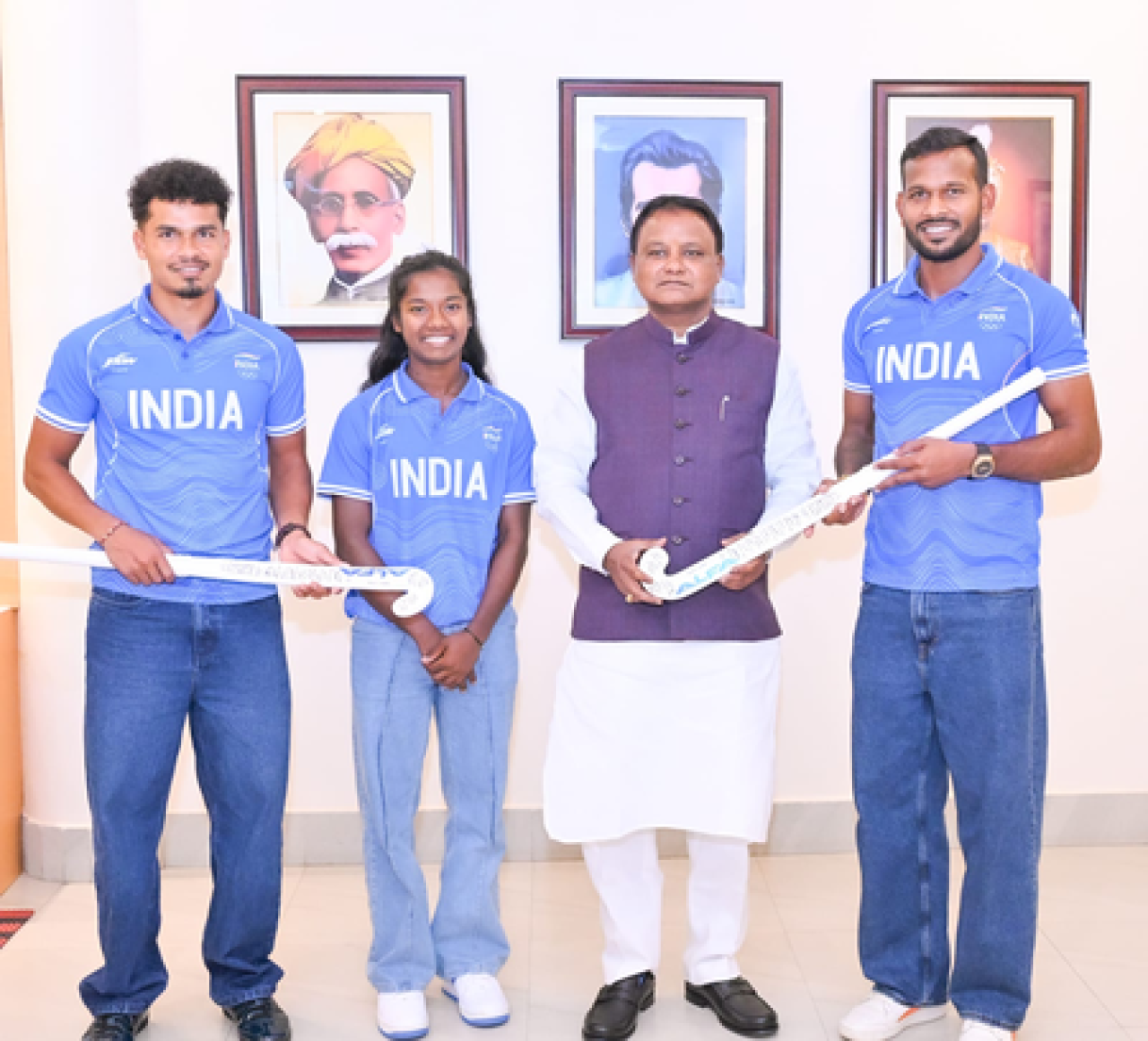 एशियन गेम्स 2026 में देश के लिए जीता गोल्ड, Odisha के Chief Minister  ने हॉकी खिलाड़ियों से की मुलाकात