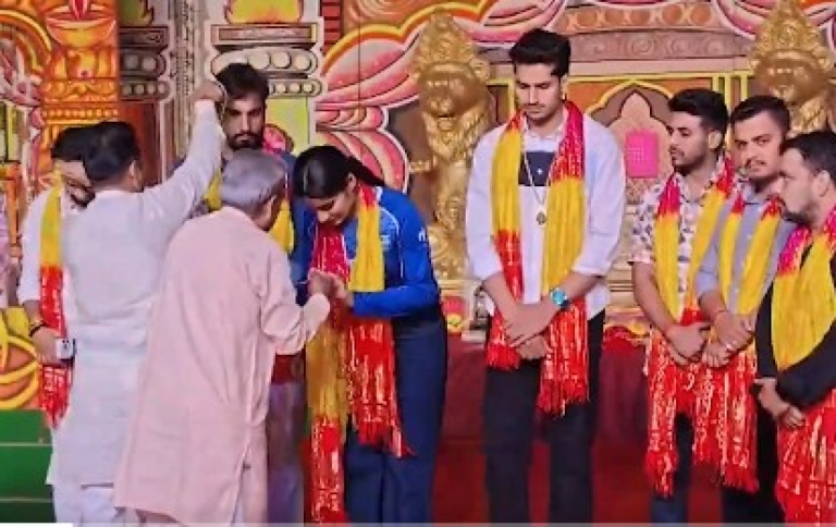 एशियन गेम्स 2026 में स्वर्ण पदक जीतने वाली हॉकी और कबड्डी टीमों के सदस्य गौरव और शिल्पी हुए सम्मानित