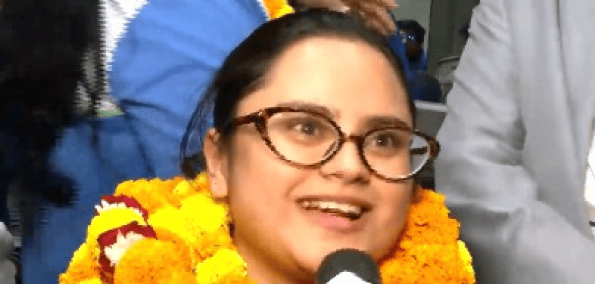 एशियन पैरा गेम्स: ऐतिहासिक प्रदर्शन कर स्वदेश लौटे एथलीटों का भव्य स्वागत, अवनि बोलीं देश के लिए पदक जीतकर अच्छा लग रहा