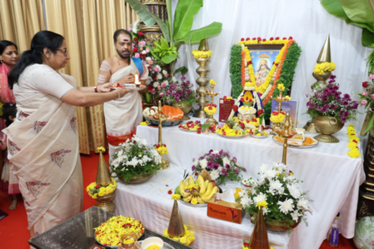 कर्नाटक की राज्यपाल डॉ. सुधा यादव ने की आयुध पूजा, प्रदेशवासियों को दी विजयादशमी की शुभकामनाएं