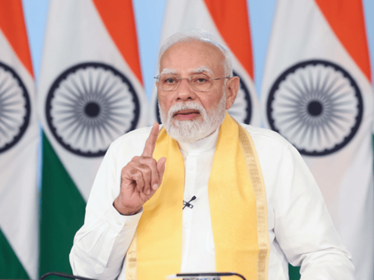 काशी-दिल्ली स्लीपर वंदे भारत के शुभारंभ से पहले पीएम मोदी बोले- ‘आस्था को अवसर और परंपरा को आधुनिकता से जोड़ेगी ट्रेन’