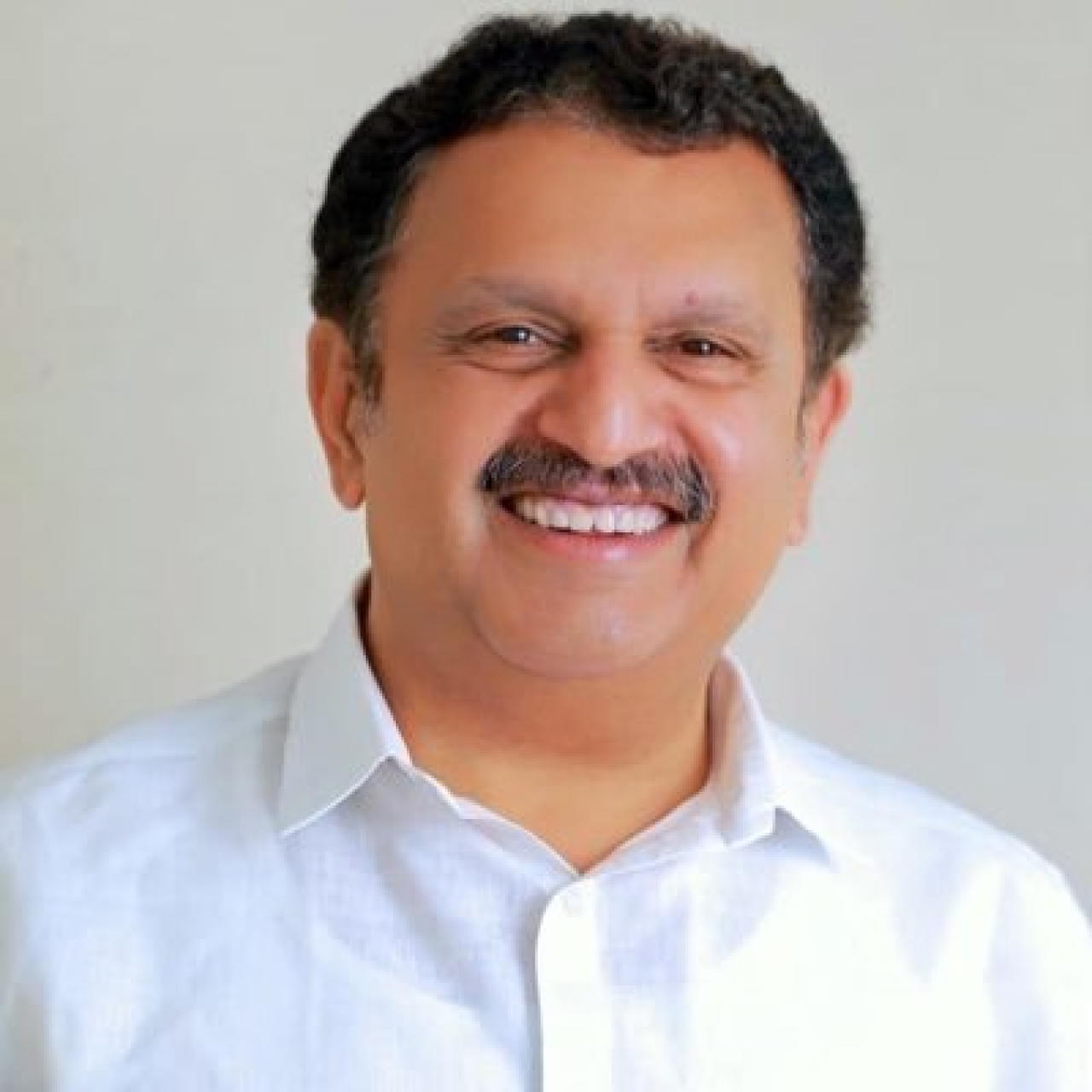 केरल: 7.16 करोड़ रुपए में खरीदे गए 224 आईफोन, कई गायब, जांच के आदेश