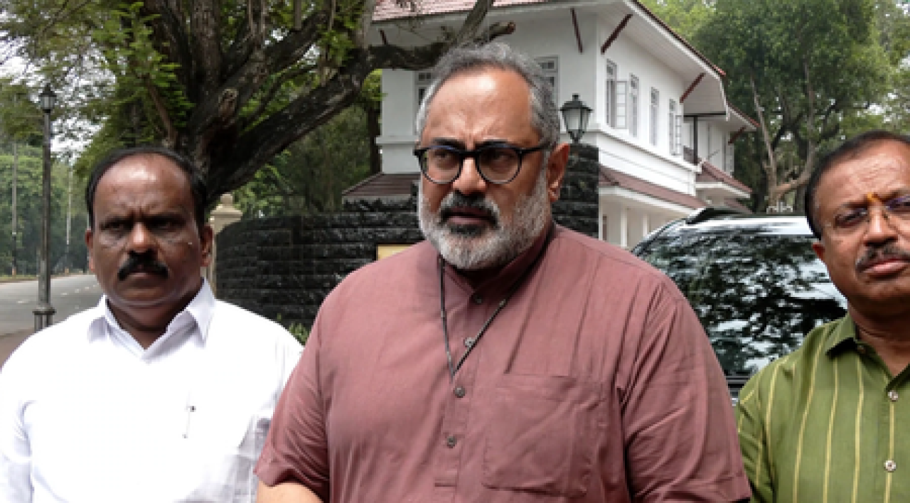 केरल : पीएससी विवाद को लेकर भाजपा का कांग्रेस Government पर हमला, गवर्नर से मिले राजीव चंद्रशेखर