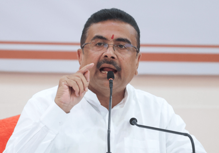 कोलकाता पंडाल हादसा: मुख्यमंत्री सुवेंदु अधिकारी ने की आपात बैठक, अधिकारियों को दिए सख्त निर्देश