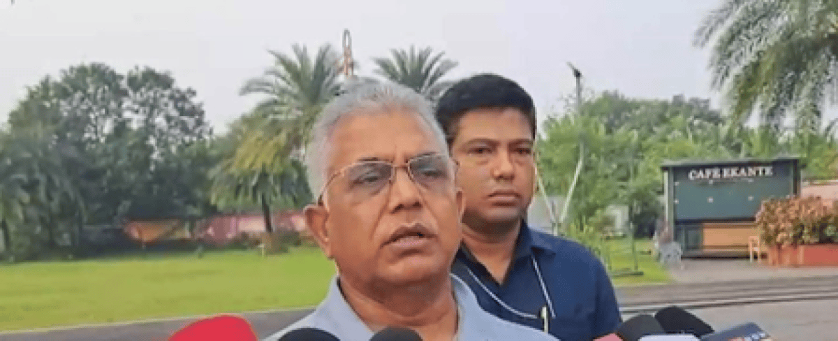 कोलकाता हादसे पर दिलीप घोष ने कहा जिम्मेदारी निभा रही सरकार, हादसे को राजनीति का मुद्दा न बनाएं