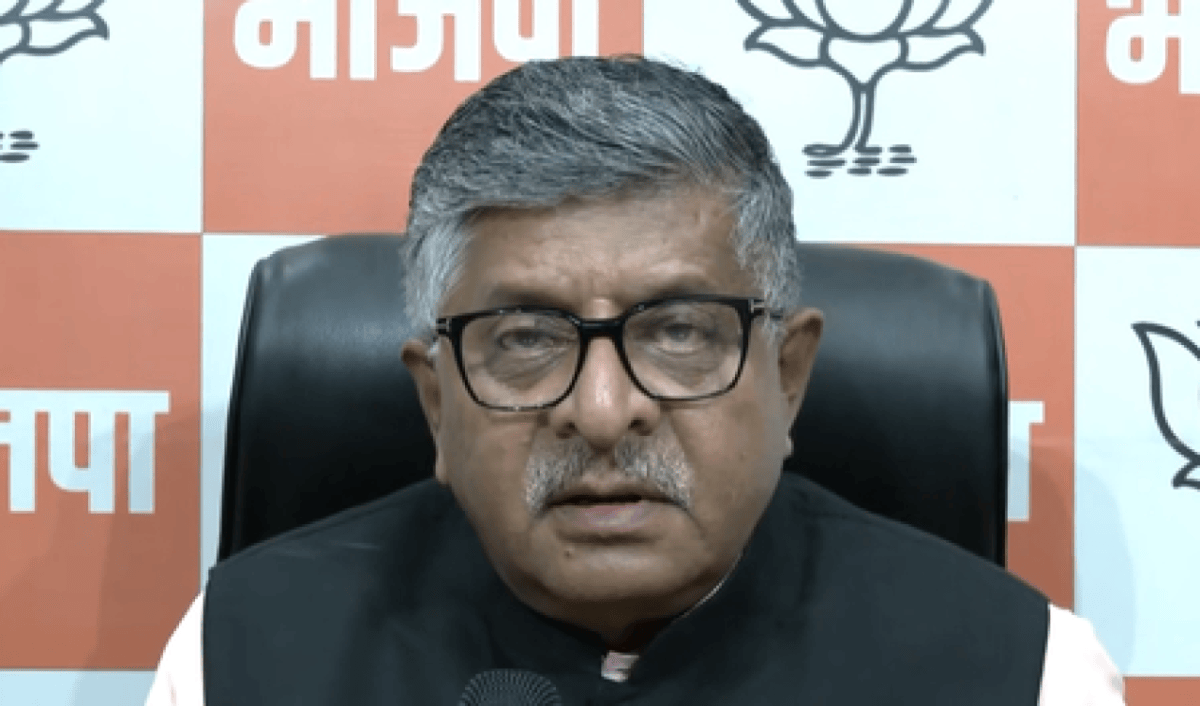 खड़गे की विवादित टिप्पणी को लेकर भाजपा हमलावर, पवन खेड़ा बोले हमारे राष्ट्रीय अध्यक्ष की बार बार हो रही बदतमीजी
