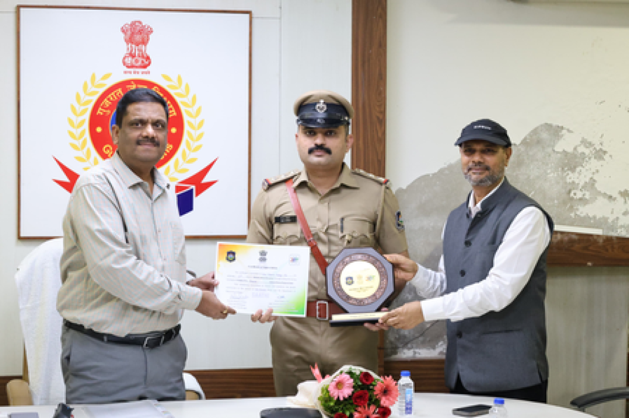 Gujarat ने खोए हुए 50.75 प्रतिशत मोबाइल फोन किए बरामद, प्रमुख राज्यों में दूसरे स्थान पर रहा