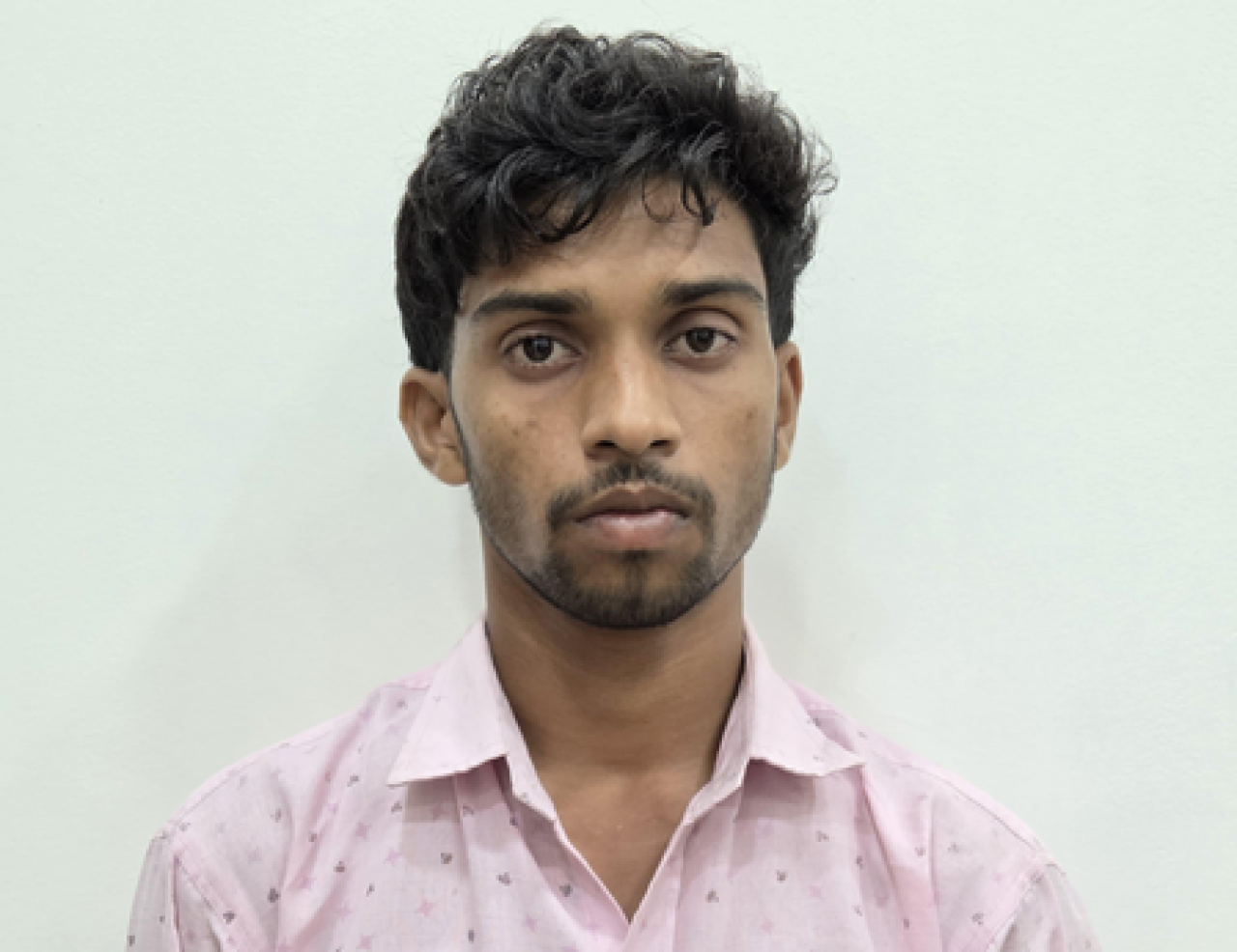 Gujarat: वलसाड में बिजली के तार चोरी करने वाला आरोपी गिरफ्तार, 2.2 किमी कंडक्टर तार बरामदगी की जांच जारी