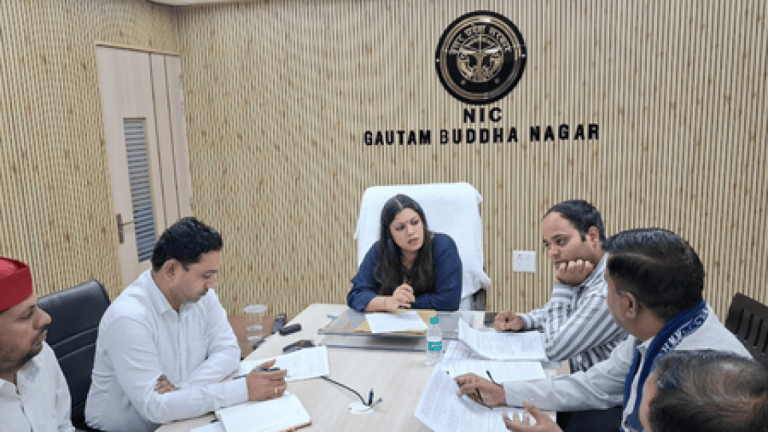 गौतमबुद्धनगर में मतदाता सूची पुनरीक्षण को लेकर बैठक, 17 और 24 अक्टूबर को लगेंगे विशेष कैंप