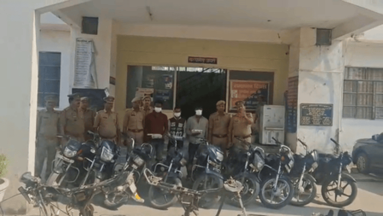 ग्रेटर नोएडा में बाइक और मोबाइल चोरी करने वाले गिरोह के नाबालिग समेत 4 गिरफ्तार