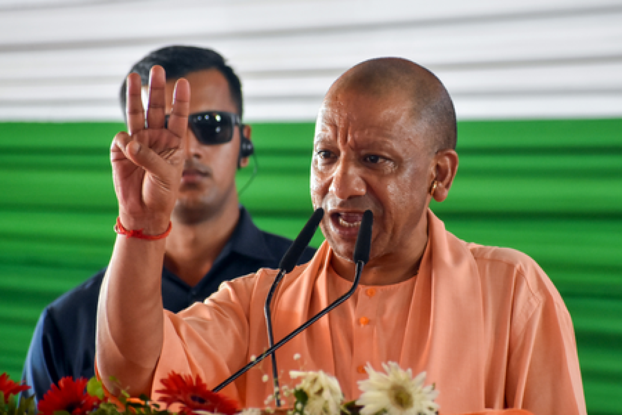 चक्रवात ‘अर्णब’ को लेकर यूपी में अलर्ट, राहत-बचाव की तैयारियों में जुटी योगी Government