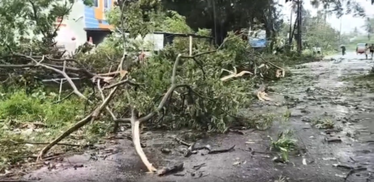 चक्रवात ‘अर्नब’ के चलते दक्षिण मध्य रेलवे ने 11 ट्रेनें रद्द कीं, यात्रियों को सतर्क रहने की सलाह