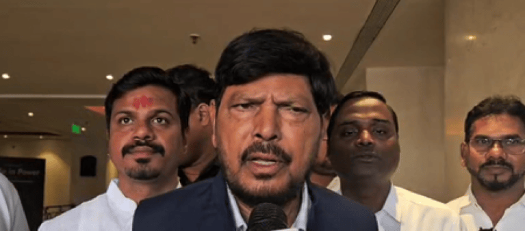 चुनाव आयोग के खिलाफ विरोध-प्रदर्शन के कारण एमएलसी चुनाव में कांग्रेस को लगा झटका : रामदास आठवले