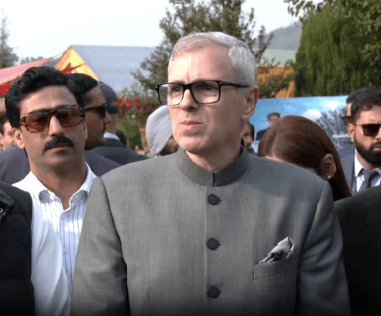 जम्मू-कश्मीर में कैबिनेट विस्तार से पहले सियासी हलचल तेज, मंगलवार सुबह 10:30 बजे होगा शपथ ग्रहण समारोह