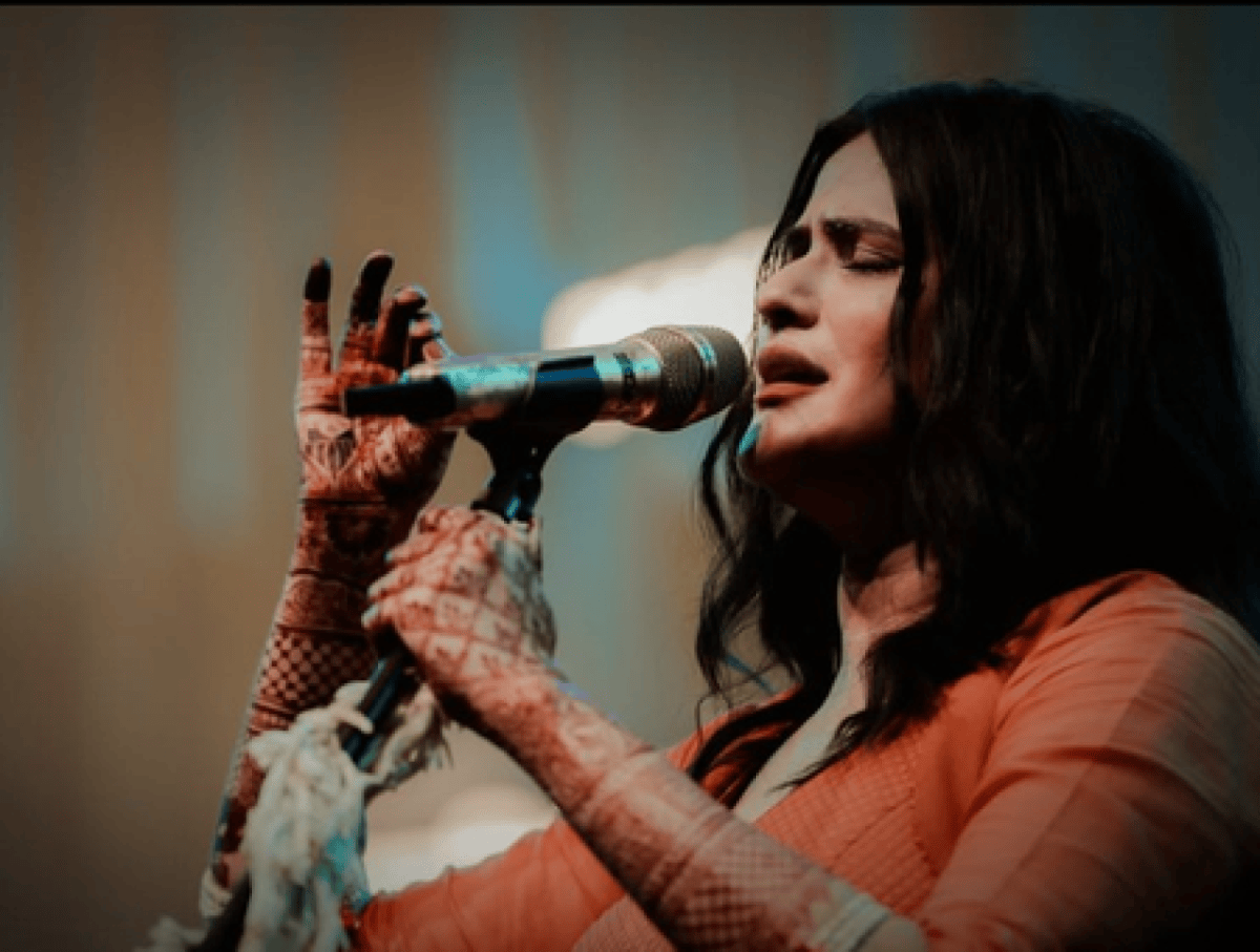 दलेर मेहंदी विवाद पर सोना मोहापात्रा का गुस्सा फूटा, बोलीं सम्मान एकतरफा नहीं होता