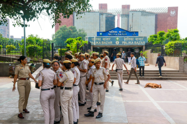 दिग्विजय सिंह ने दिल्ली पुलिस पर शांतिपूर्ण प्रदर्शनकारियों के खिलाफ बल प्रयोग का आरोप लगाया