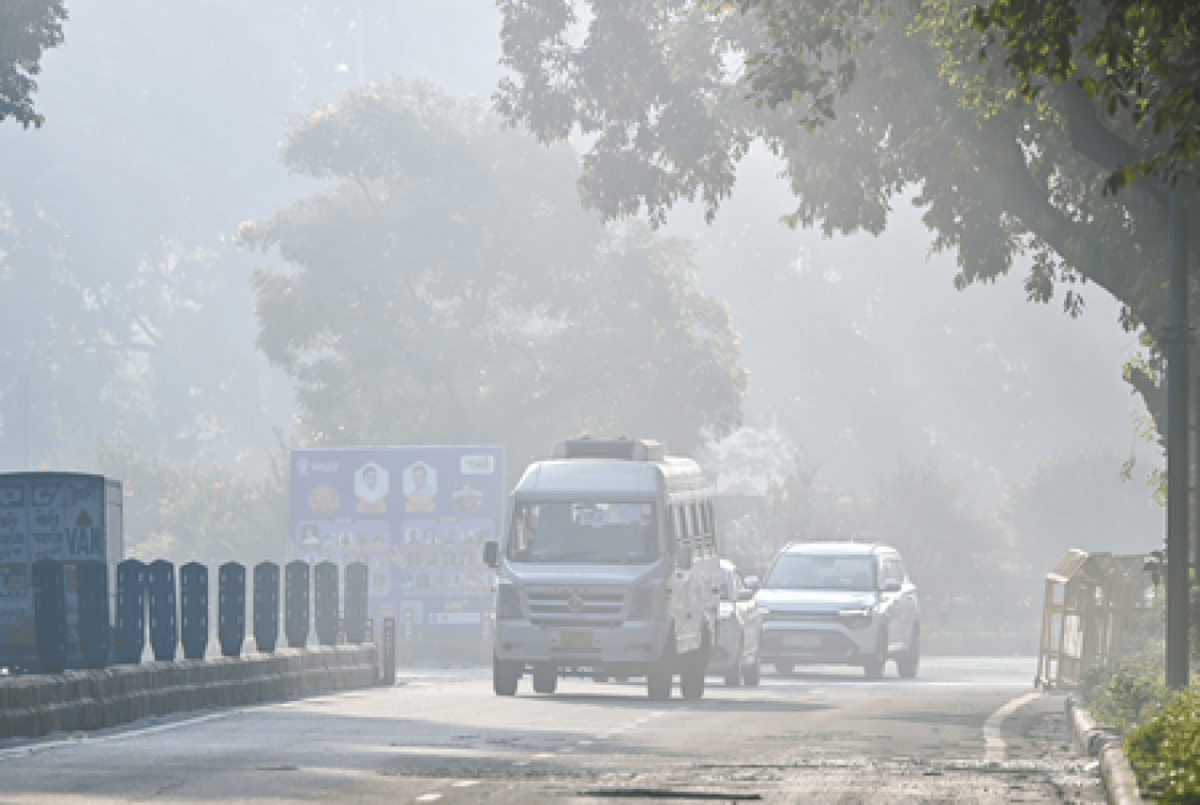 दिल्ली एनसीआर में ठंड के साथ बढ़ रहा प्रदूषण का स्तर, ग्रेटर नोएडा का एक्यूआई 300 के पार
