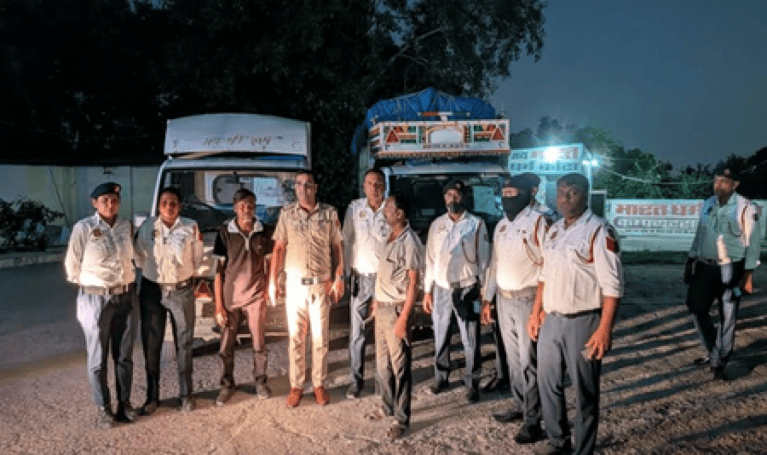 दिल्ली में ग्रैप-1 के बीच फर्जी नो-एंट्री परमिट पर 3 कमर्शियल वाहनों के खिलाफ एफआईआर दर्ज