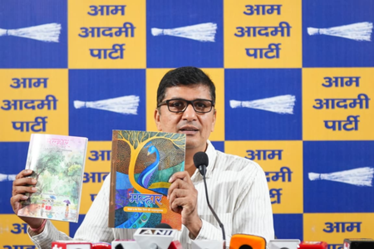 दिल्ली में Governmentी स्कूलों की किताबों की छपाई में घोटाले का आरोप, सौरभ भारद्वाज ने उठाए सवाल