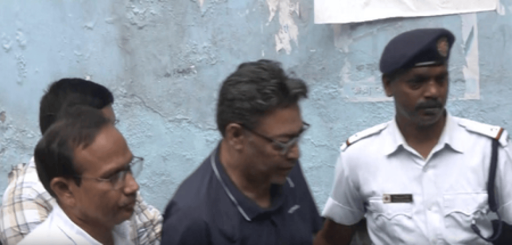 दुर्गा पूजा पास घोटाला : बंगाल के पूर्व मंत्री इंद्रनील सेन के खिलाफ बीएनएस की सात धाराओं के तहत मामला दर्ज