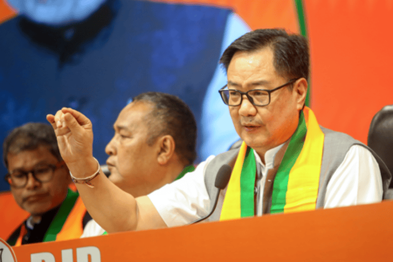 ‘दुश्मन को एक बार माफ करो, दोस्त को दो बार, गद्दार को कभी नहीं’, ‘रिजीम चेंज’ वाले बयान पर किरेन रिजिजू का हमला