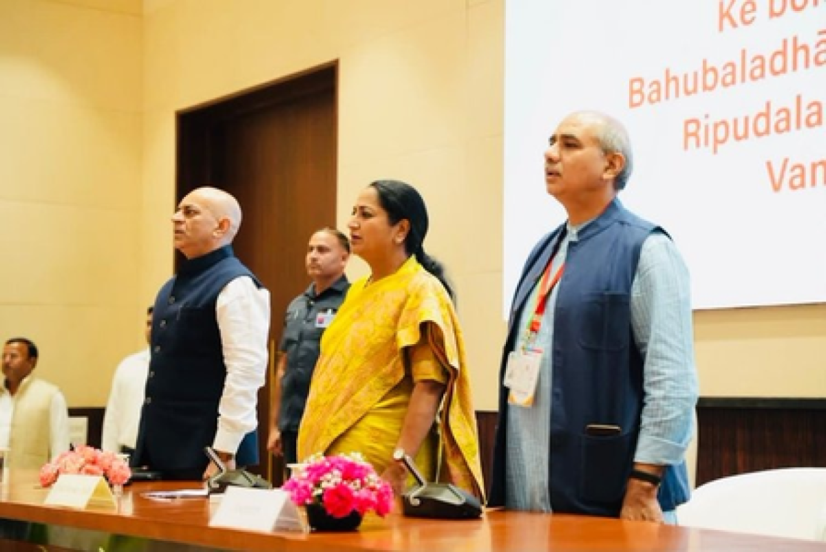 नई दिल्ली : तमिलनाडु के 84 युवाओं से सीएम रेखा गुप्ता की मुलाकात, कहा युवा संगम राष्ट्रीय एकता का प्रतीक