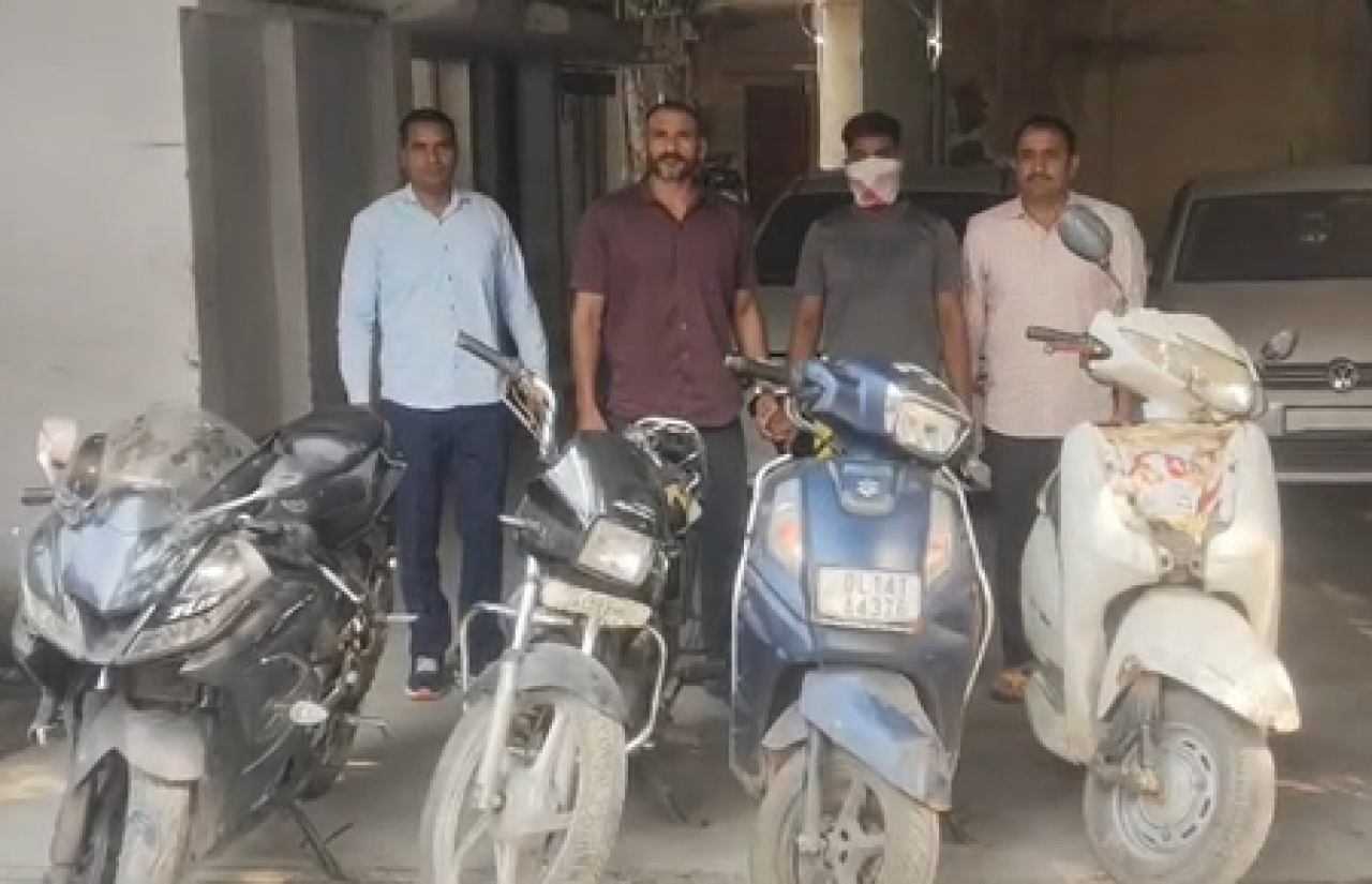 New Delhi: Police ने 23 वर्षीय चोर को गिरफ्तार किया, चार बाइक बरामद
