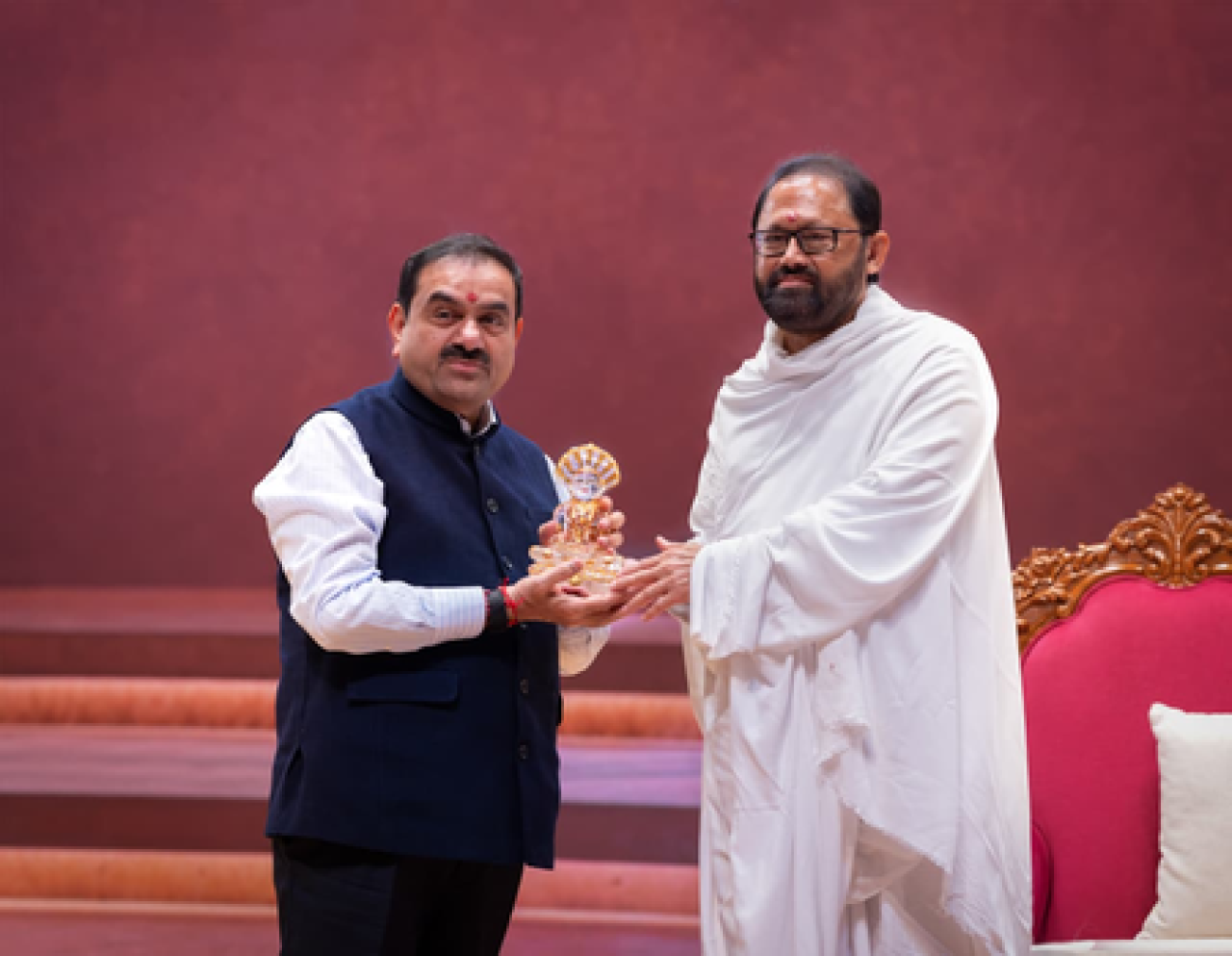 नवरात्रि पर Gujarat के श्रीमद राजचंद्र आश्रम पहुंचे गौतम अदाणी, कहा- ‘समाज सेवा ही जीवन का मार्गदर्शक सिद्धांत’