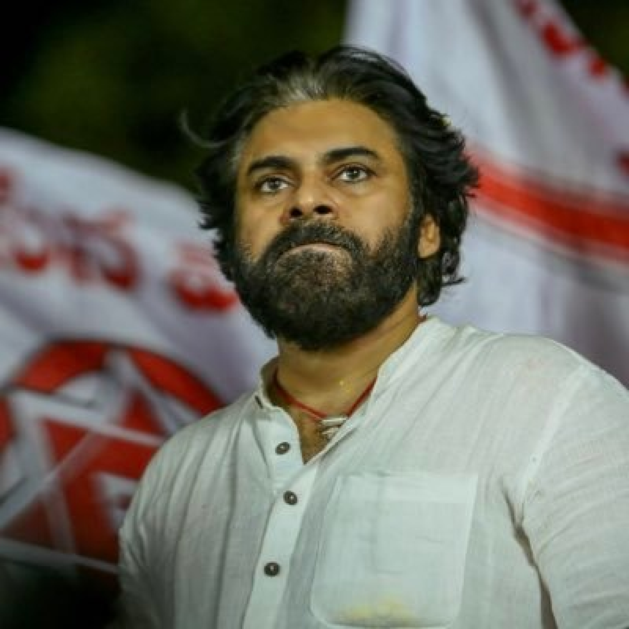 पवन कल्याण का सख्त एक्शन, सड़क तोड़ने के आरोपी वाईएसआरसीपी नेता पर गैर जमानती केस के आदेश