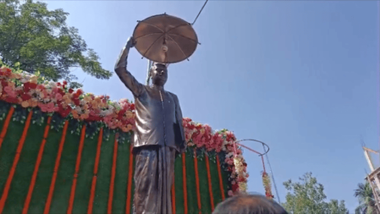 पश्चिम बंगाल में गूंजा ‘श्यामा प्रसाद मुखर्जी अमर रहे’ का नारा, बालुरघाट में प्रतिमा का अनावरण