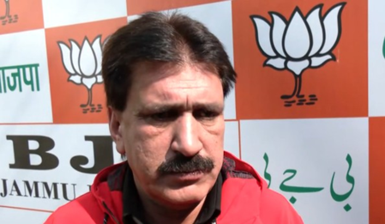 फारूक अब्दुल्ला पर भाजपा नेता ने बोला हमला, कहा- ‘Pakistan से इतना प्रेम है तो वहीं चले जाएं’