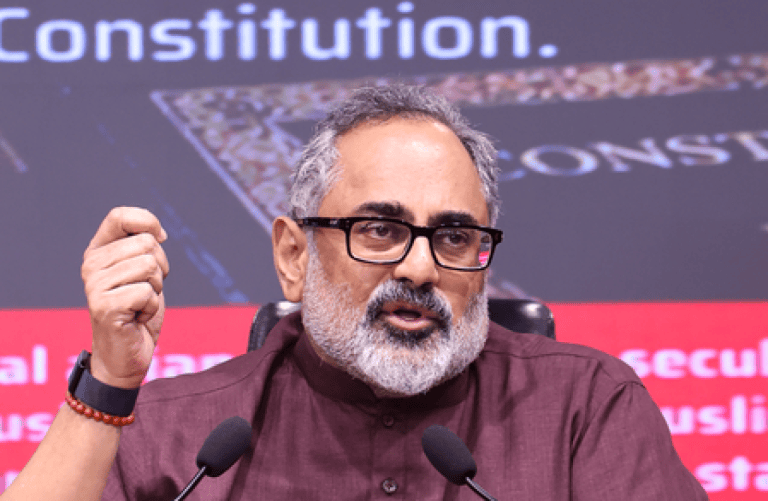 फोर्ट कोच्चि कैफे विवाद: यूट्यूबर अमृत सिंह पर कार्रवाई के बाद भाजपा का सीएम सतीशन पर उठाए सवाल