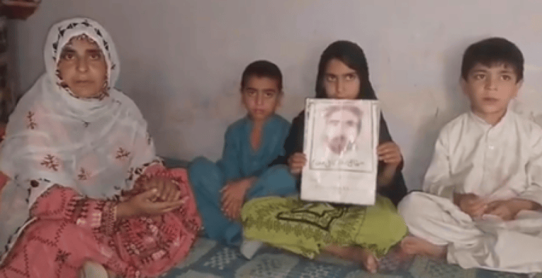बलूचिस्तान: मारे गए शिक्षक के परिवार ने पाकिस्तानी बलों पर संदिग्धों को पनाह देने का लगाया आरोप