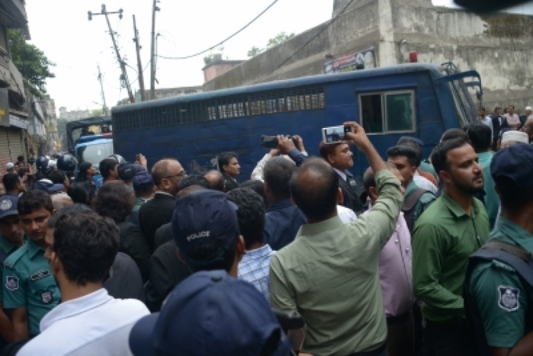 बांग्लादेश: अवामी लीग के नेता महबूबुल आलम हनीफ को मौत की सजा, तीन अन्य को उम्रकैद
