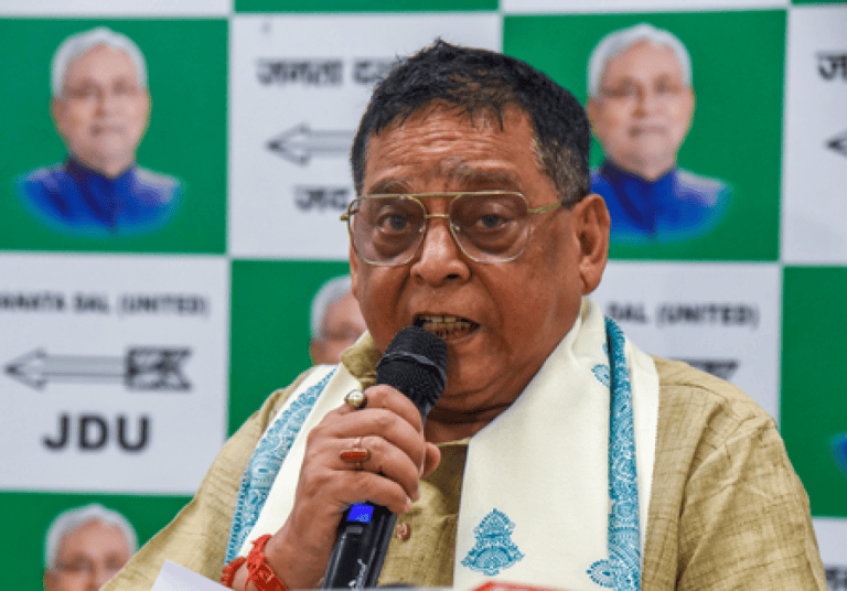 बिहार: अनंत सिंह ने जीत का दावा किया, नीरज कुमार ने विरोधियों को दी चेतावनी