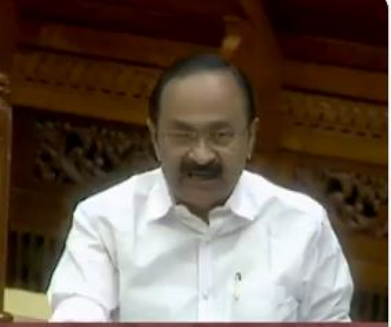 बीकानेर हाउस विवाद के बाद Chief Minister  सतीशन ने रेहान वाड्रा को केरल में प्रदर्शनी लगाने का दिया न्योता