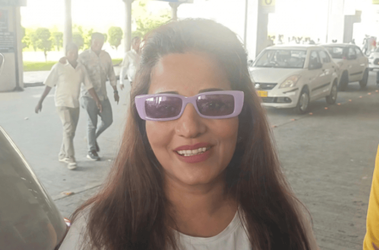 ‘भोजपुरी इंडस्ट्री के बर्बाद’ वाले रवि किशन के बयान पर मोनालिसा ने तोड़ी चुप्पी, पवन-अक्षरा के मामले में भी दी प्रतिक्रिया