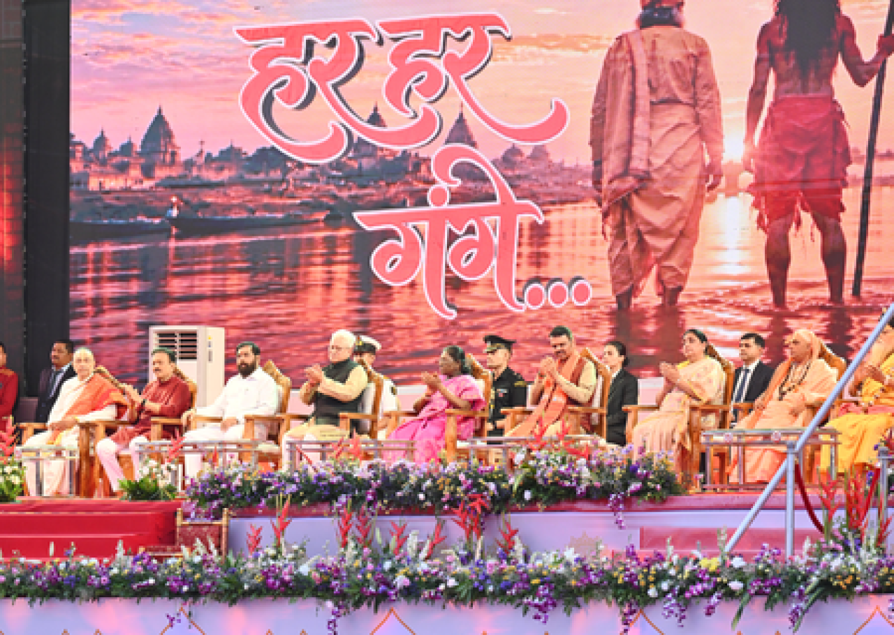 Maharashtra: नासिक में सिंहस्थ महाकुंभ की शुरुआत, President द्रौपदी मुर्मु ने किया ध्वज स्तंभ पूजन और ध्वजारोहण