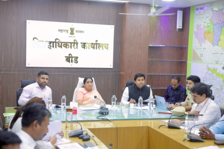 महाराष्ट्र: बीड में सुनेत्रा पवार ने की सूखे की स्थिति की समीक्षा, राहत कार्य तेज करने के दिए निर्देश