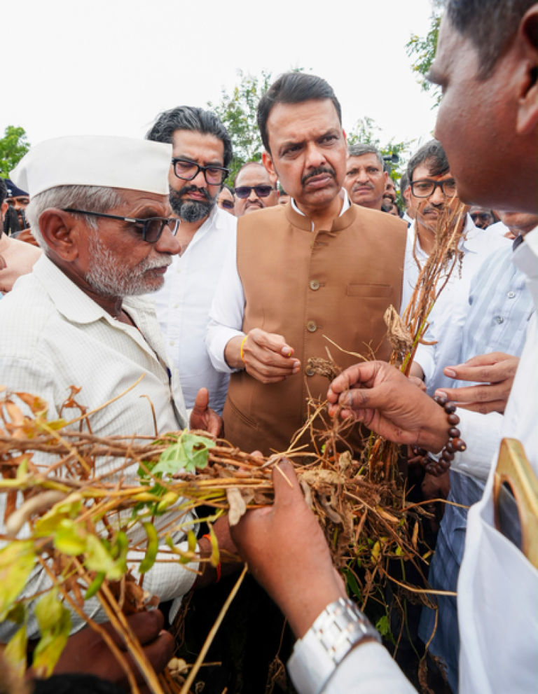 महाराष्ट्र में सूखा प्रभावित किसानों को 5000 रुपये सहायता पर घमासान, विपक्ष ने कहा- क्रूर मजाक